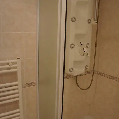 Moresby Apartman *