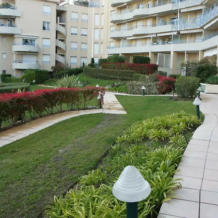 Moresby Apartman *